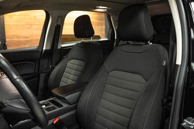 Photo of 2022 Black Ford Edge