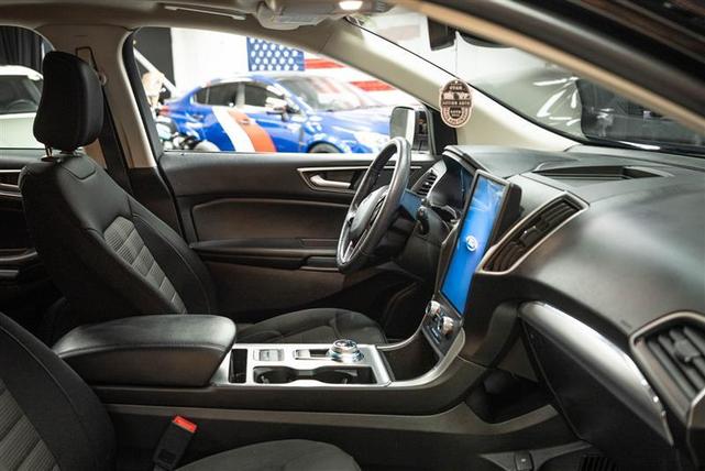 Photo of 2022 Black Ford Edge