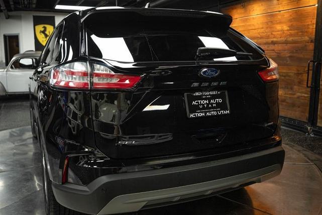 Photo of 2022 Black Ford Edge