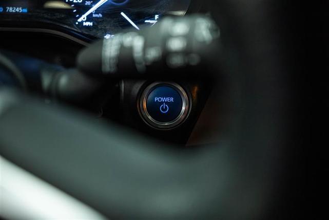 Photo of 2022 Gray Toyota Sienna