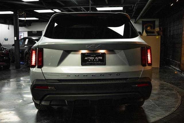 Photo of 2022 Silver Kia Sorento
