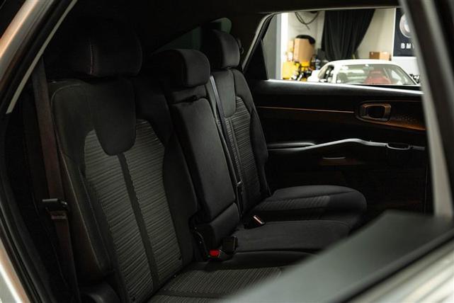 Photo of 2022 Silver Kia Sorento