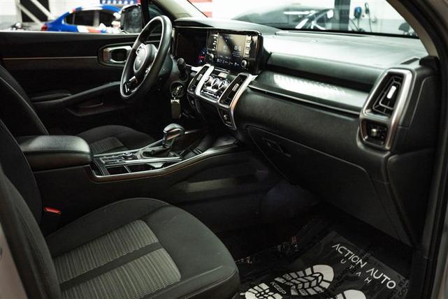 Photo of 2022 Silver Kia Sorento
