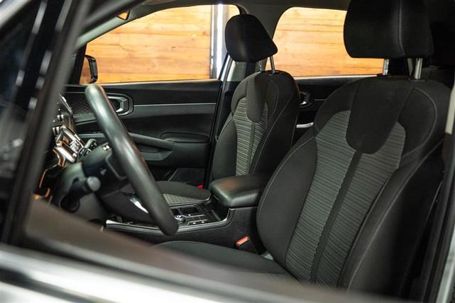 Photo of 2022 Silver Kia Sorento