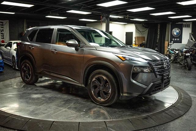 Photo of 2024 Gun Metallic Nissan Rogue