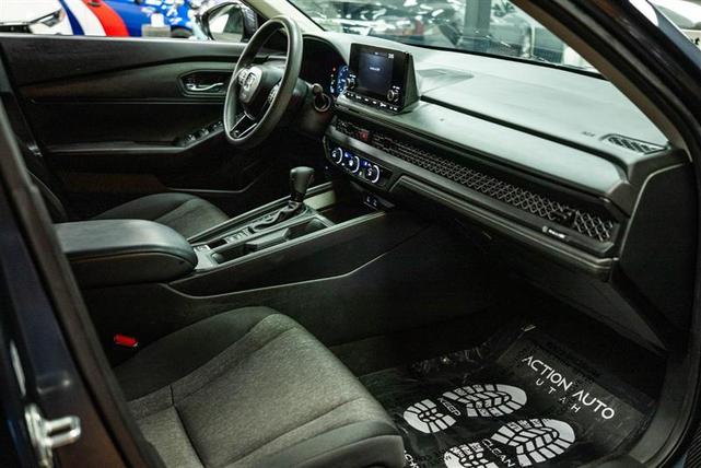 Photo of 2024 Gray Honda Accord