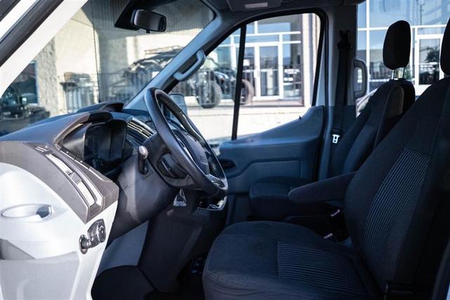Photo of 2017 White Ford Transit-350