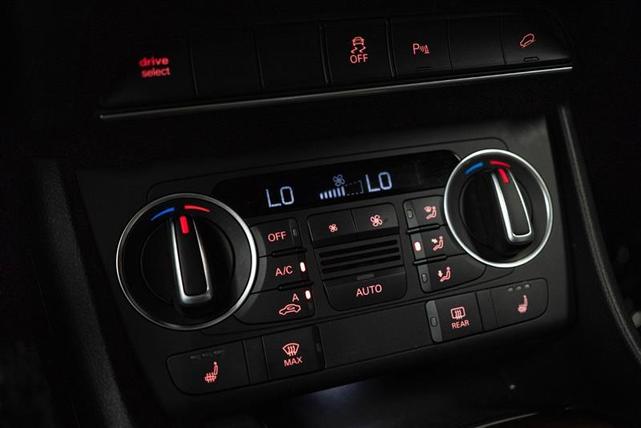 Photo of 2018 Daytona Gray Pearl Effect Audi Q3