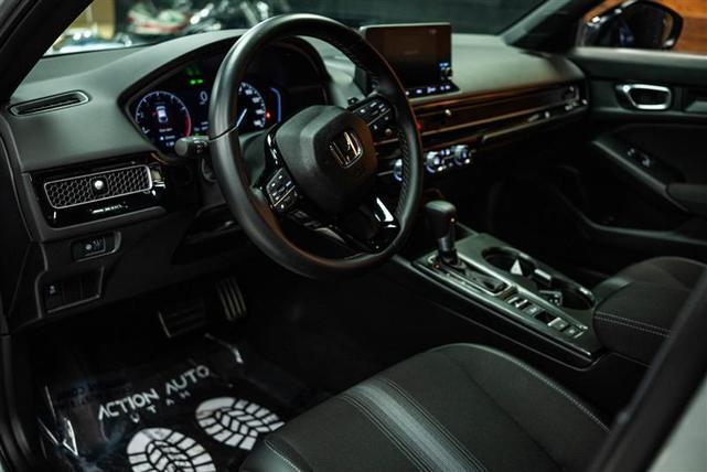 Photo of 2025 Silver Honda Civic