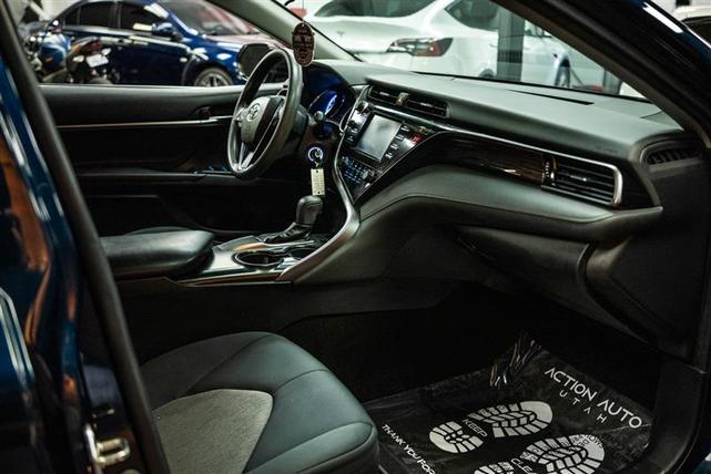 Photo of 2019 Blue Toyota Camry