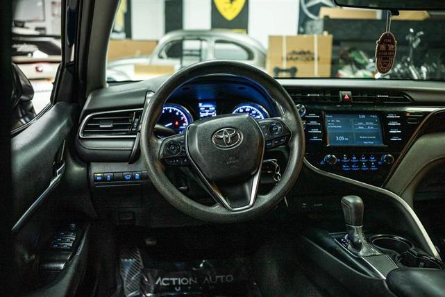 Photo of 2019 Blue Toyota Camry