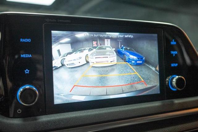 Photo of 2023 Gray Hyundai SONATA Hybrid