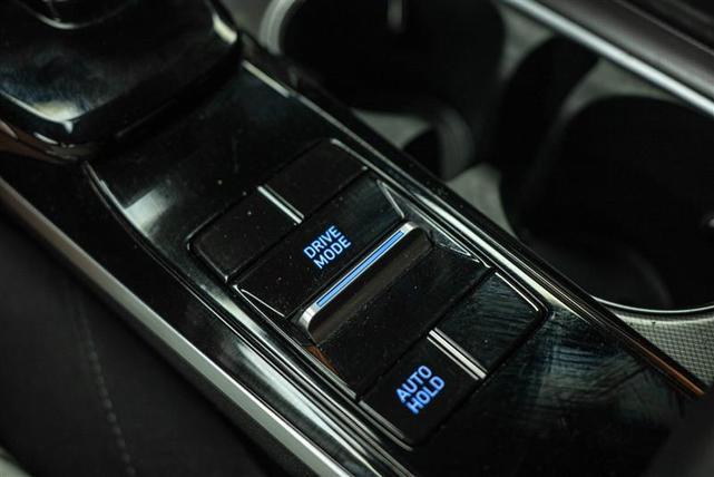 Photo of 2023 Gray Hyundai SONATA Hybrid