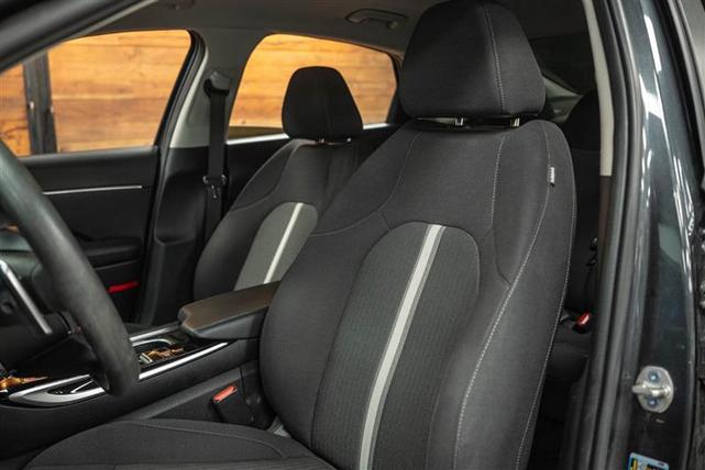 Photo of 2023 Gray Hyundai SONATA Hybrid