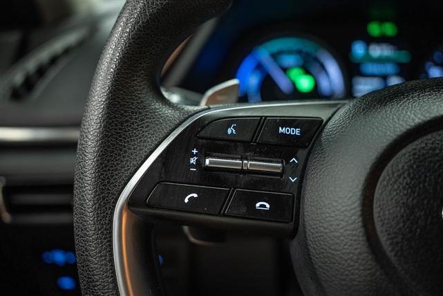 Photo of 2023 Gray Hyundai SONATA Hybrid