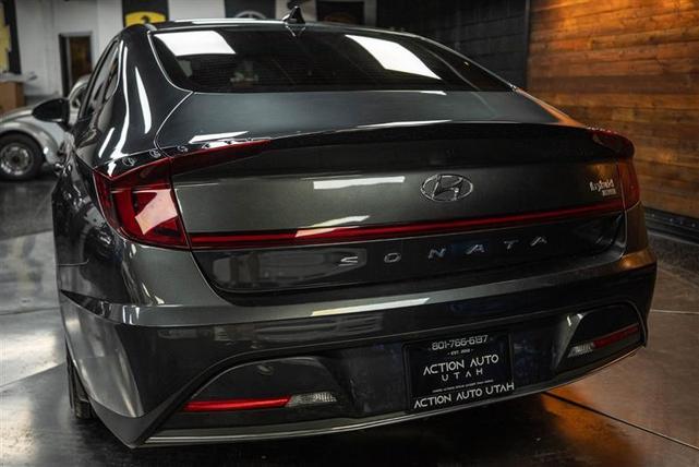 Photo of 2023 Gray Hyundai SONATA Hybrid