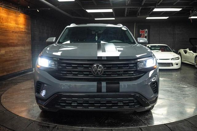Photo of 2021 Pure Gray Volkswagen Atlas Cross Sport