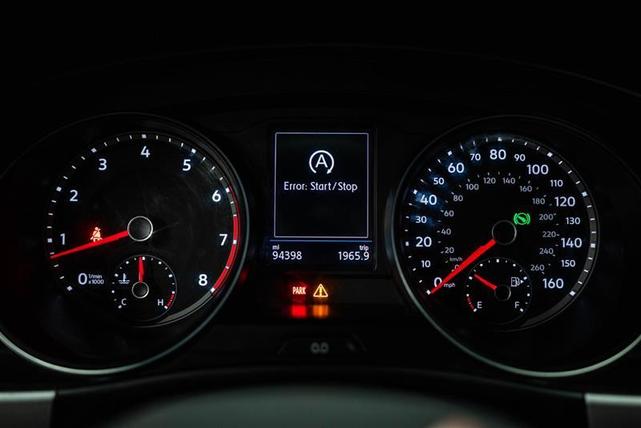 Photo of 2021 Pure Gray Volkswagen Atlas Cross Sport