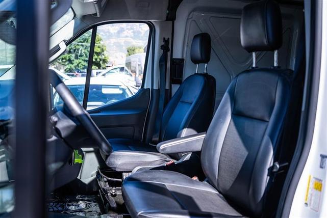Photo of 2022 White Ford Transit-350