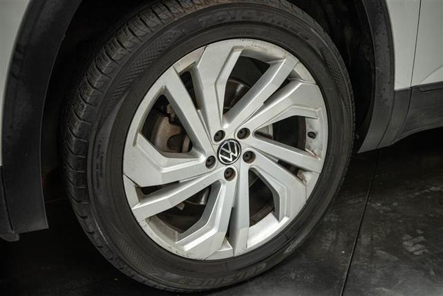 Photo of 2020 Pure White Volkswagen Atlas Cross Sport