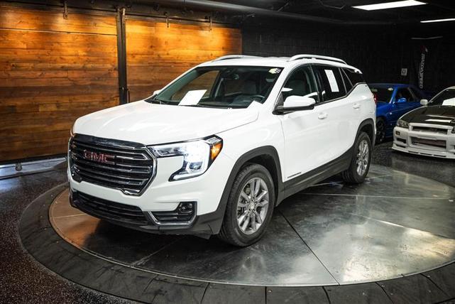 Photo of 2023 White GMC Terrain