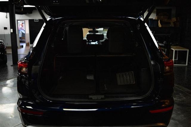 Photo of 2022 Blue Mitsubishi Outlander