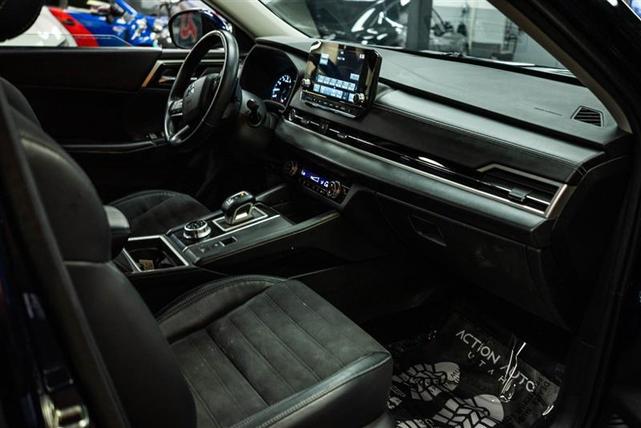 Photo of 2022 Blue Mitsubishi Outlander