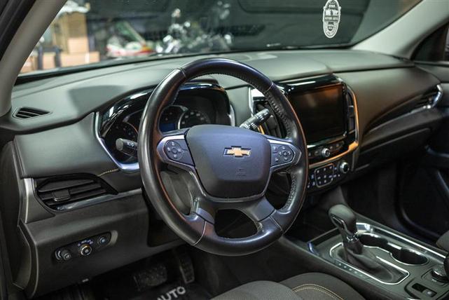 Photo of 2021 Gray Chevrolet Traverse