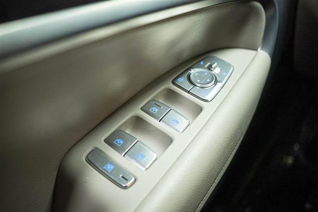 Photo of 2023 Black Genesis G70