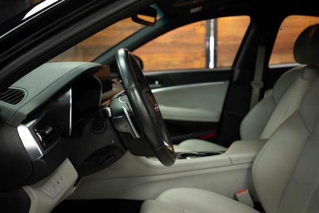 Photo of 2023 Black Genesis G70