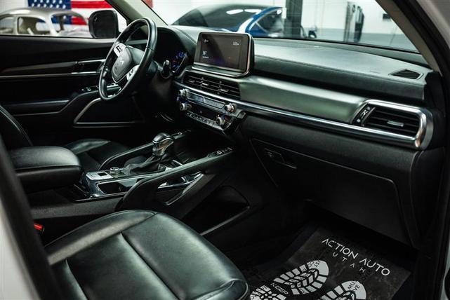 Photo of 2022 White Kia Telluride