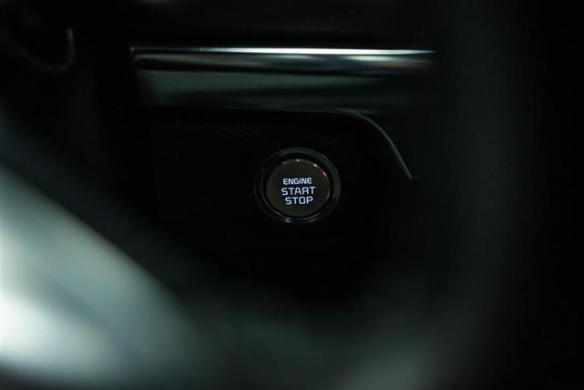Photo of 2022 White Kia Telluride
