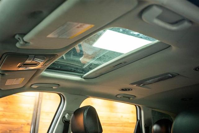 Photo of 2022 White Kia Telluride