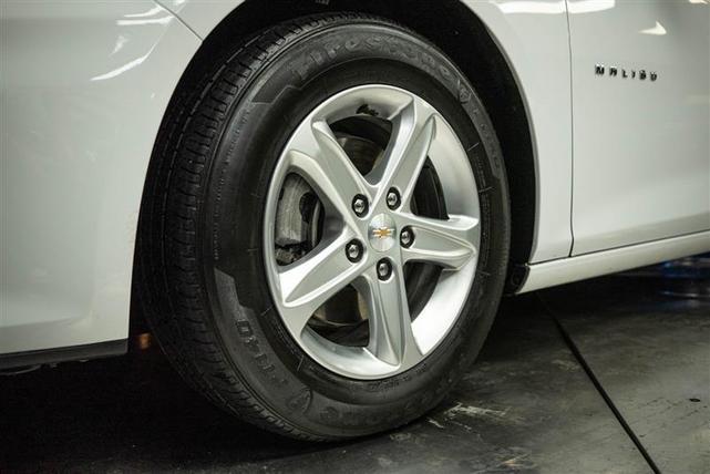 Photo of 2024 White Chevrolet Malibu