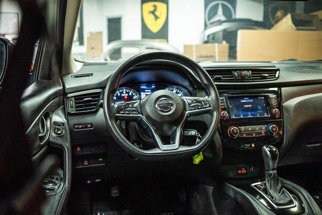 Photo of 2019 Black Nissan Rogue Sport