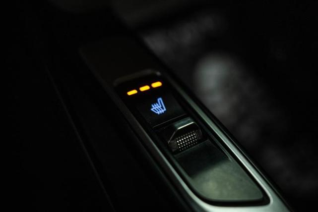 Photo of 2022 White Kia Sorento Hybrid