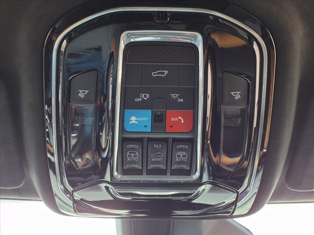 Photo of 2024 Metallic Jeep Grand Cherokee L