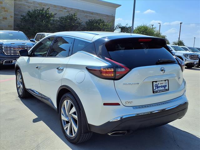 Photo of 2021 White Nissan Murano