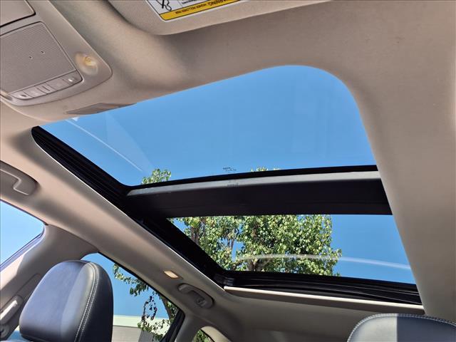 Photo of 2021 White Nissan Murano