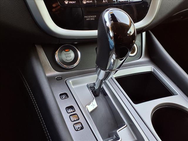 Photo of 2021 White Nissan Murano