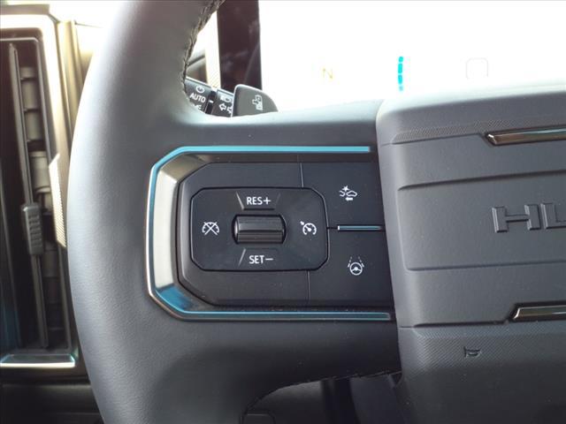 Photo of 2025 White GMC HUMMER EV SUV