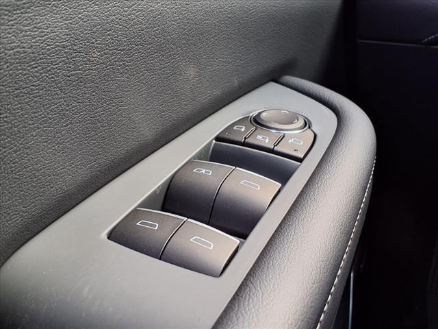 Photo of 2025 White Frost Tri-Coat Buick Enclave
