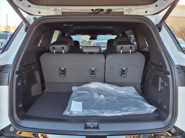 Photo of 2025 White Frost Tri-Coat Buick Enclave