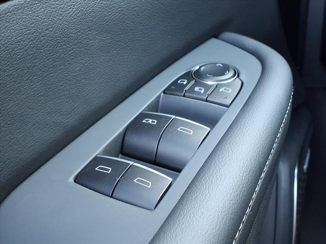 Photo of 2025 White Frost Tri-Coat Buick Enclave