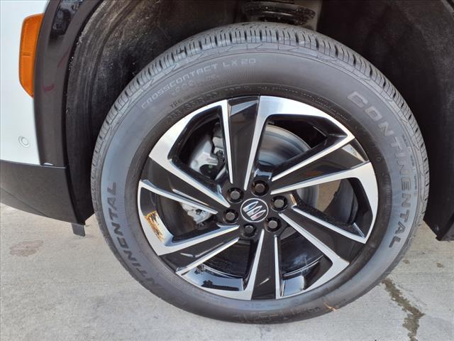 Photo of 2025 White Frost Tri-Coat Buick Enclave