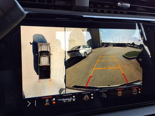 Photo of 2025 Summit White GMC Sierra 2500