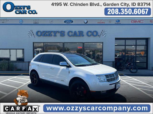 Photo of 2010 White Lincoln MKX
