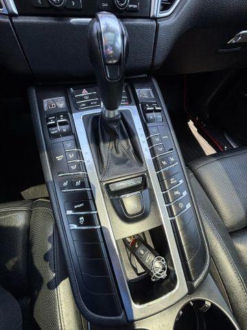 Photo of 2015 White Porsche Macan