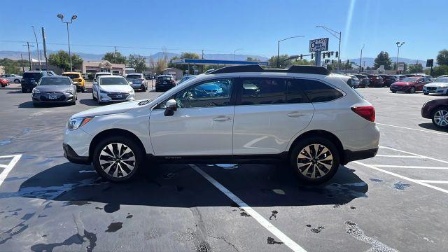 Photo of 2017 Crystal White Pearl Subaru Outback