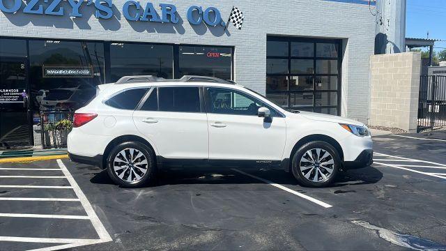 Photo of 2017 Crystal White Pearl Subaru Outback